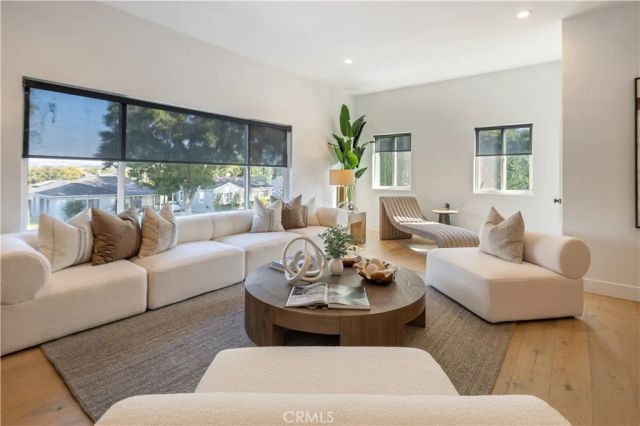 333 Mesa Drive, Costa Mesa, CA 92627