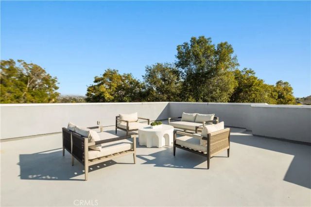 333 Mesa Drive, Costa Mesa, CA 92627