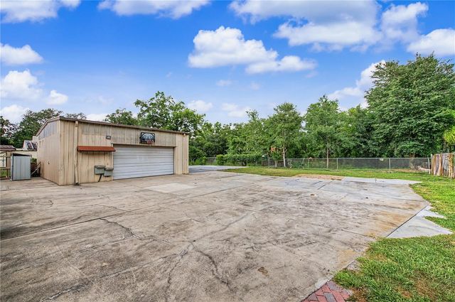 2216 PINECREST DRIVE, Lutz, FL 33549