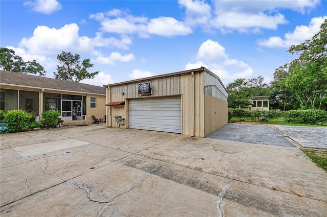 2216 PINECREST DRIVE, Lutz, FL 33549