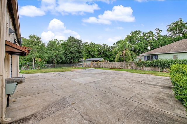 2216 PINECREST DRIVE, Lutz, FL 33549