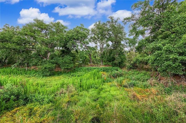 2216 PINECREST DRIVE, Lutz, FL 33549