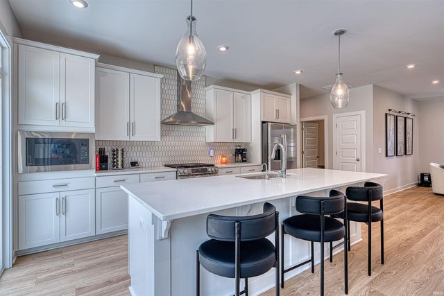 5620 RED LAKE Drive, Mount Vernon, IN 47620