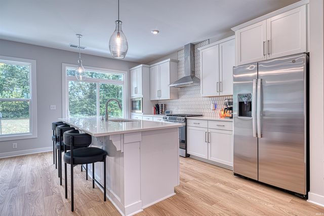 5620 RED LAKE Drive, Mount Vernon, IN 47620