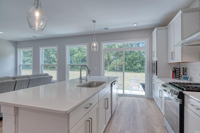 5620 RED LAKE Drive, Mount Vernon, IN 47620