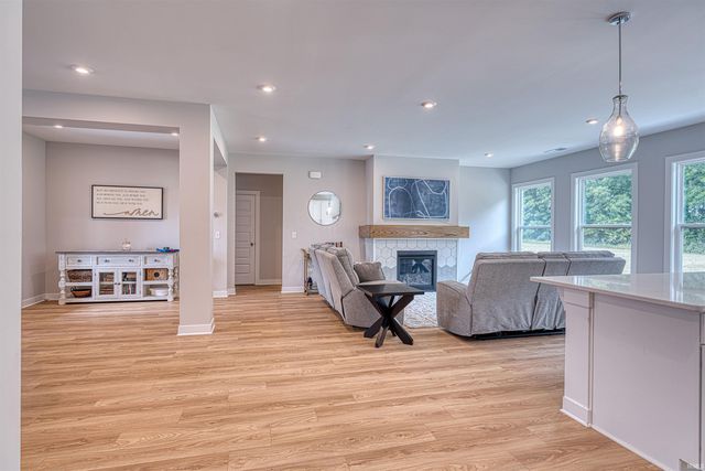 5620 RED LAKE Drive, Mount Vernon, IN 47620