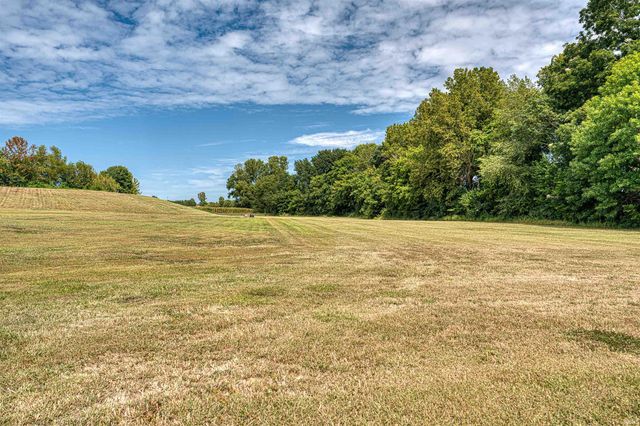 5620 RED LAKE Drive, Mount Vernon, IN 47620