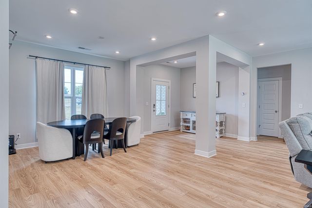 5620 RED LAKE Drive, Mount Vernon, IN 47620