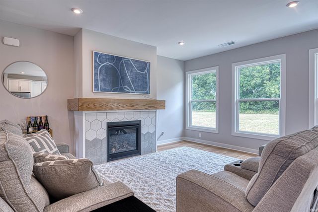 5620 RED LAKE Drive, Mount Vernon, IN 47620