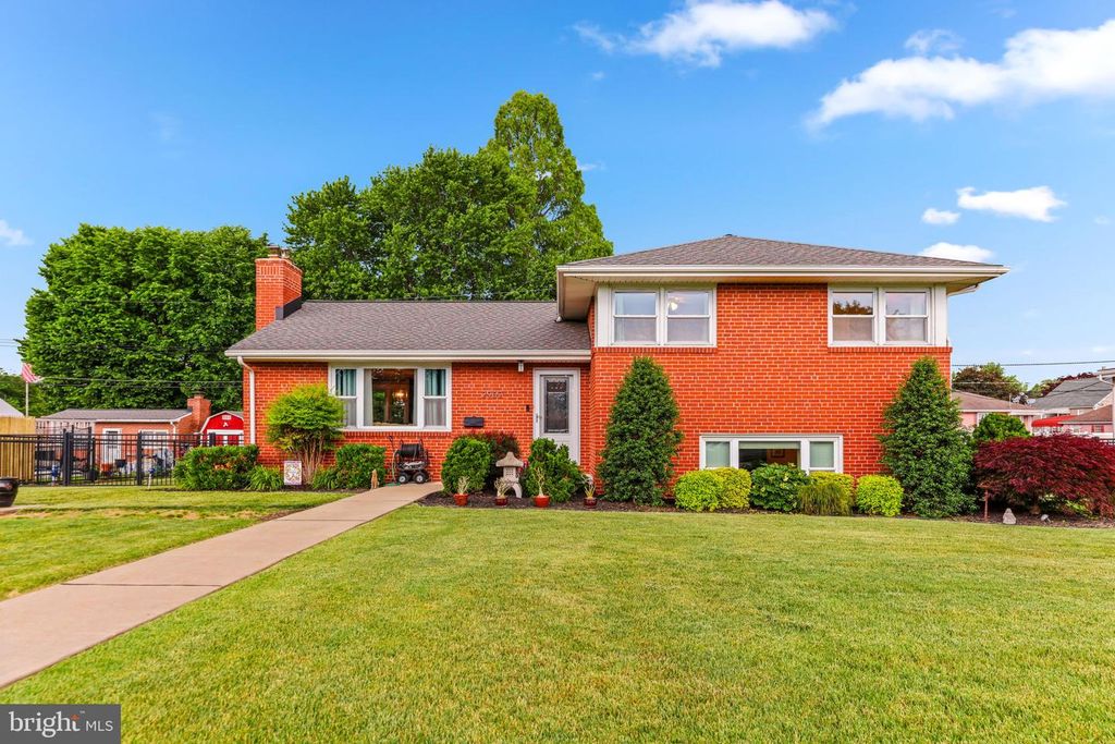 Image 1 of property listing at 2902 RITCHIE AVE, Baltimore, MD 21219
