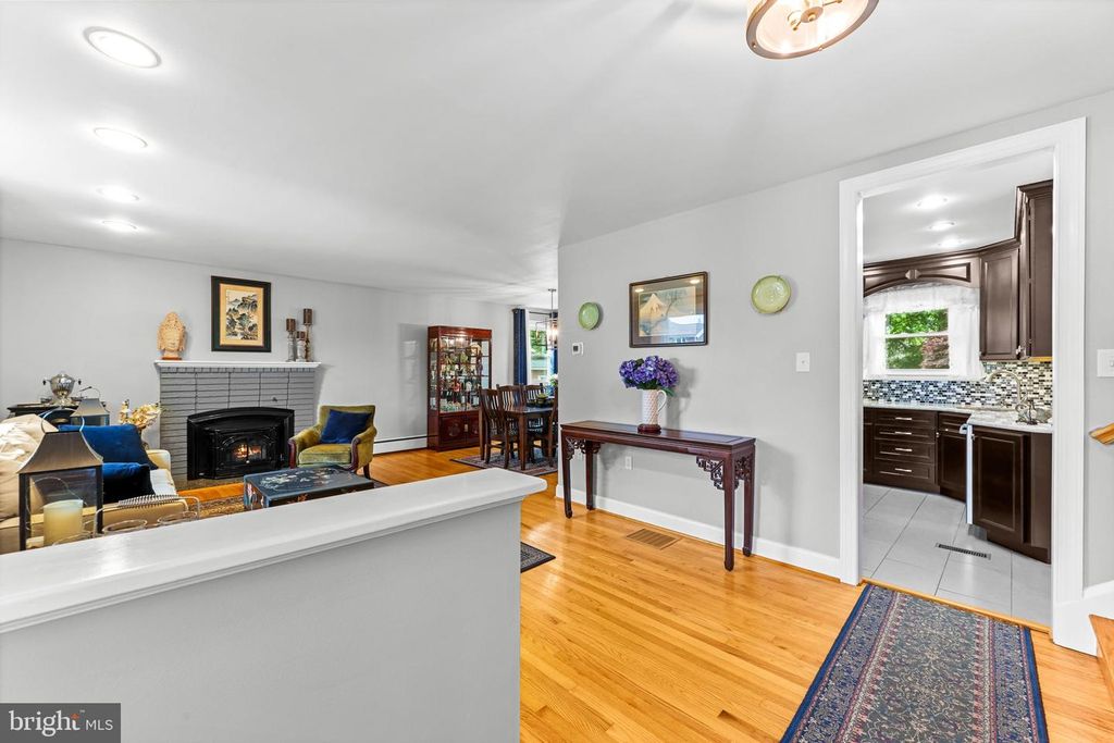 Image 10 of property listing at 2902 RITCHIE AVE, Baltimore, MD 21219