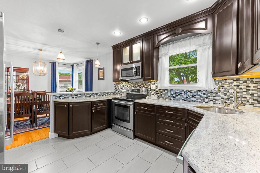 Image 12 of property listing at 2902 RITCHIE AVE, Baltimore, MD 21219