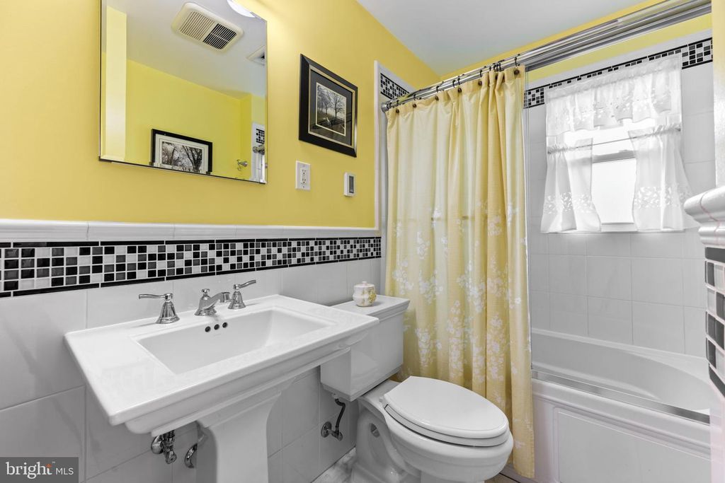 Image 28 of property listing at 2902 RITCHIE AVE, Baltimore, MD 21219