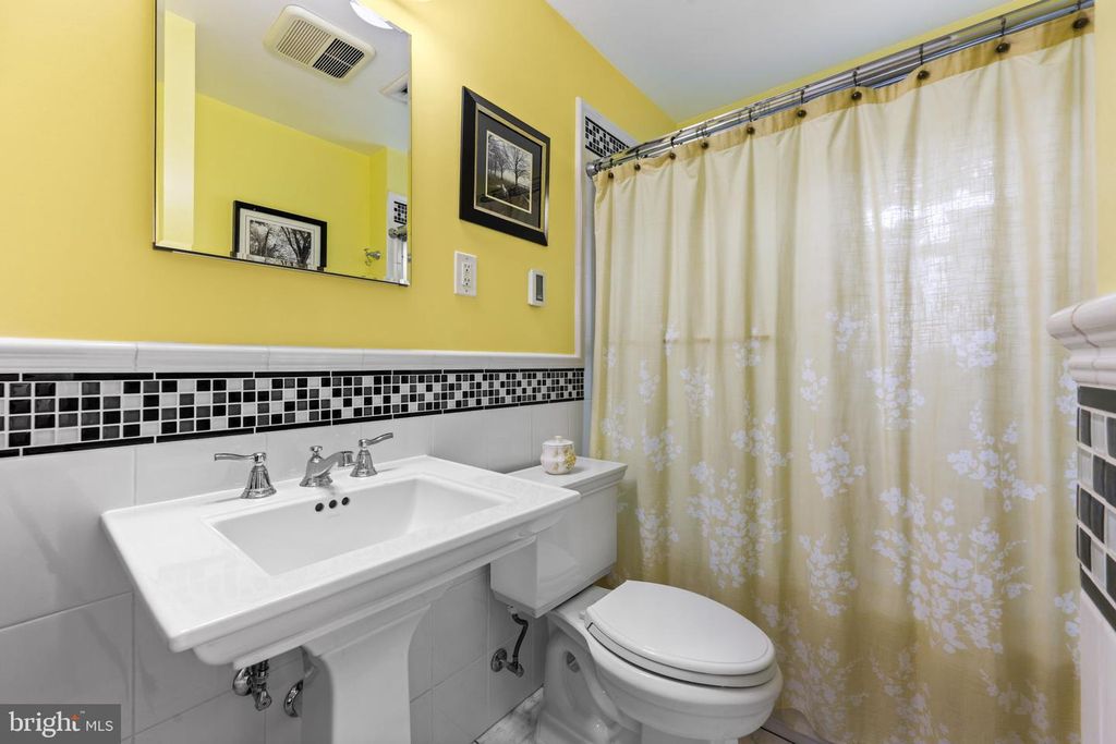 Image 29 of property listing at 2902 RITCHIE AVE, Baltimore, MD 21219
