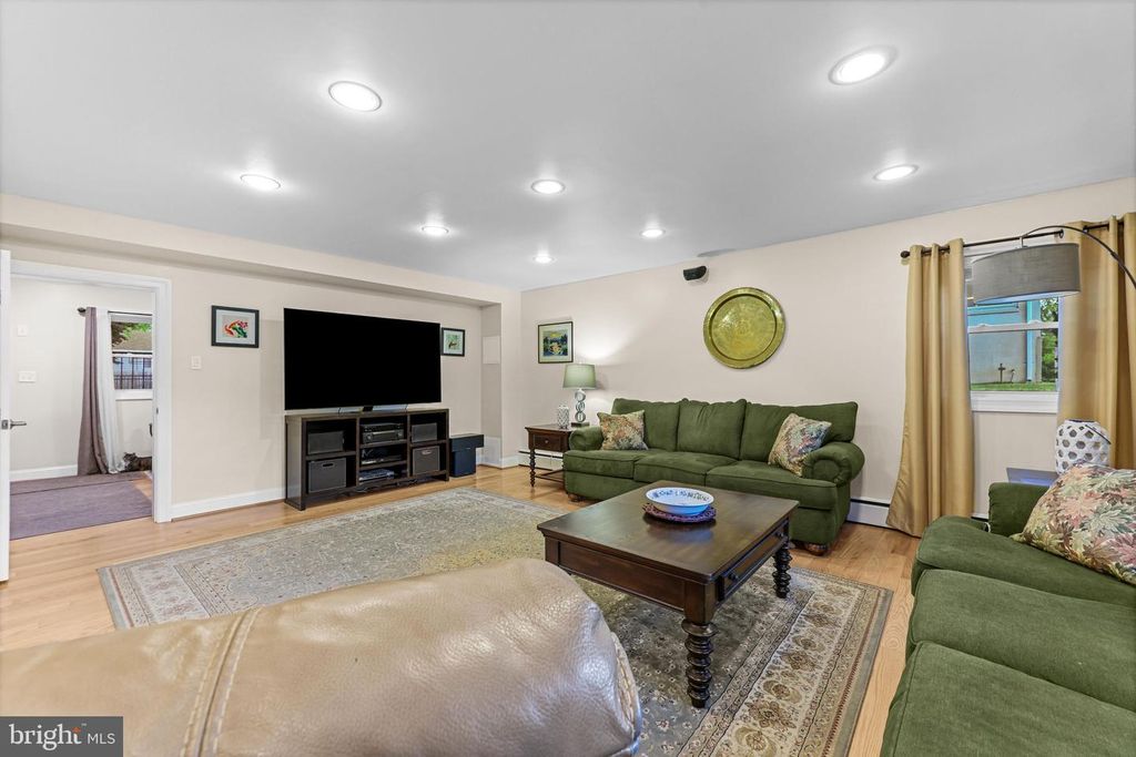 Image 33 of property listing at 2902 RITCHIE AVE, Baltimore, MD 21219