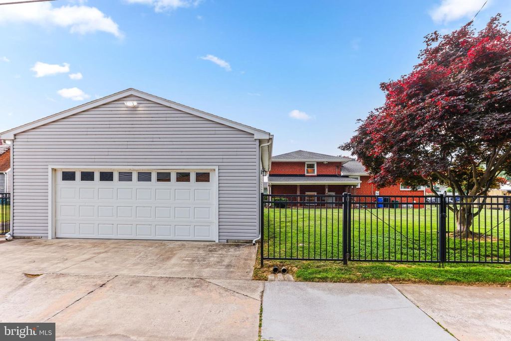 Image 43 of property listing at 2902 RITCHIE AVE, Baltimore, MD 21219