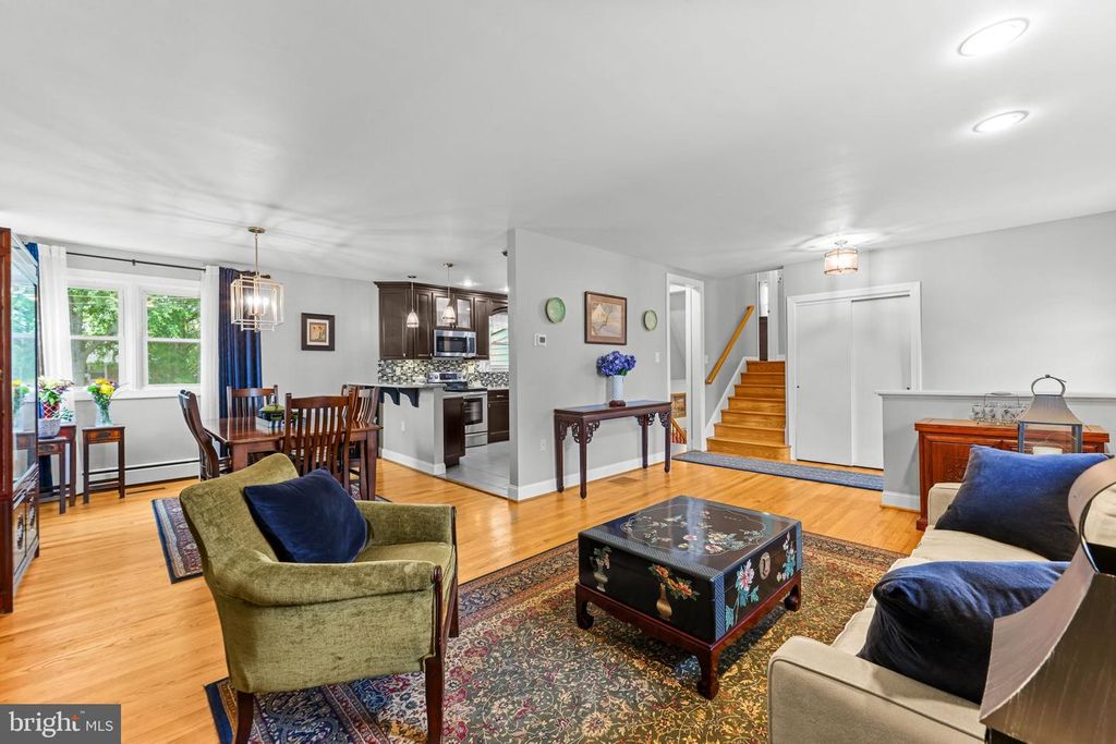 Image 7 of property listing at 2902 RITCHIE AVE, Baltimore, MD 21219