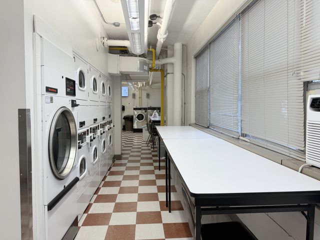 6301 N Sheridan Road 21E, Chicago, IL 60660