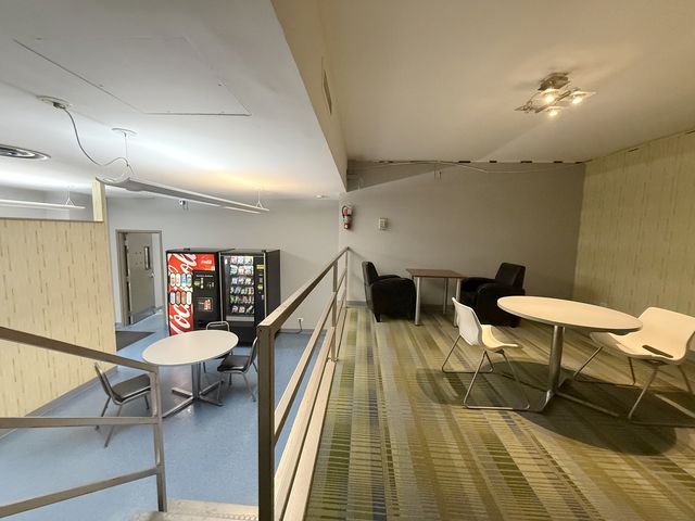 6301 N Sheridan Road 21E, Chicago, IL 60660