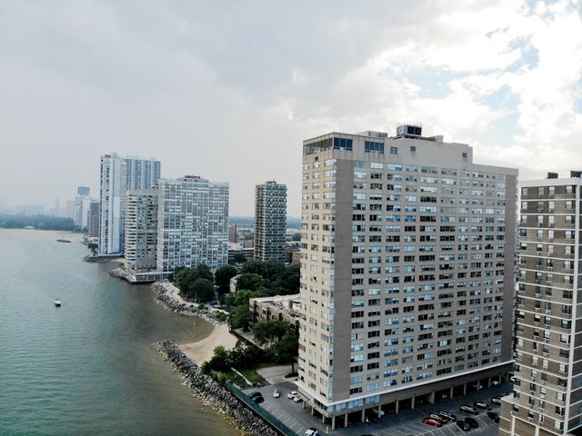 6301 N Sheridan Road 21E, Chicago, IL 60660