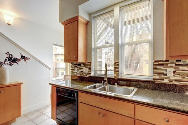 243 Mcdowell Ln, West Sacramento, CA 95605