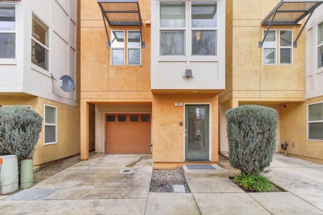 243 Mcdowell Ln, West Sacramento, CA 95605