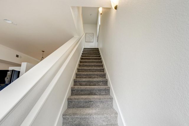 243 Mcdowell Ln, West Sacramento, CA 95605