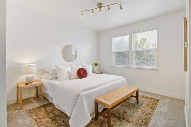 243 Mcdowell Ln, West Sacramento, CA 95605