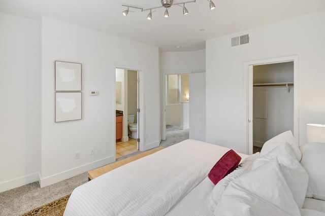 243 Mcdowell Ln, West Sacramento, CA 95605