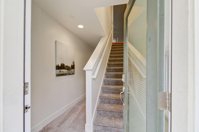 243 Mcdowell Ln, West Sacramento, CA 95605