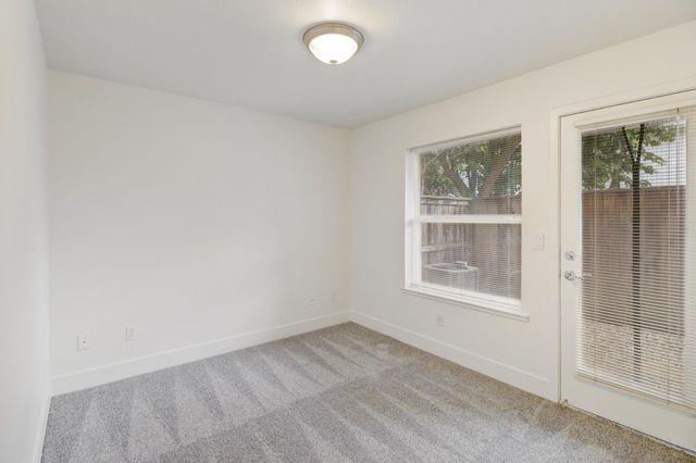 243 Mcdowell Ln, West Sacramento, CA 95605