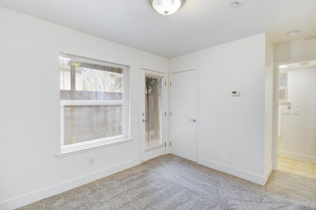 243 Mcdowell Ln, West Sacramento, CA 95605