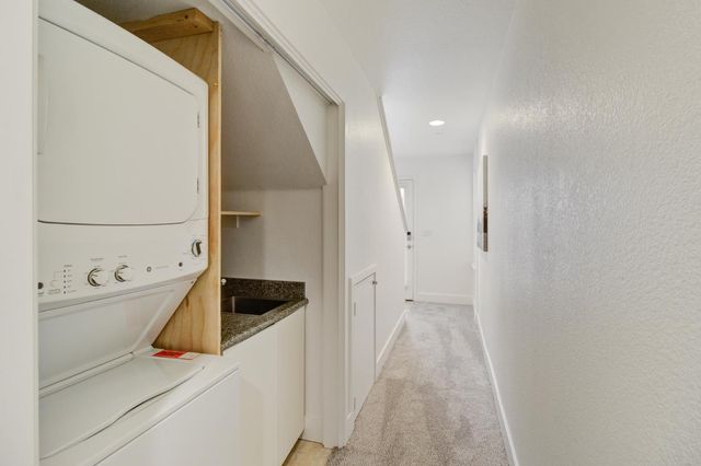 243 Mcdowell Ln, West Sacramento, CA 95605