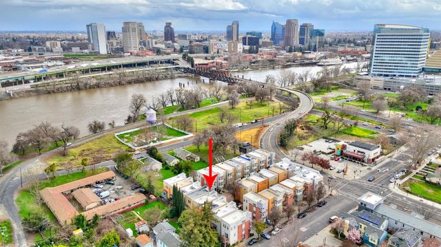 243 Mcdowell Ln, West Sacramento, CA 95605