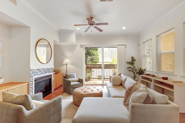 243 Mcdowell Ln, West Sacramento, CA 95605