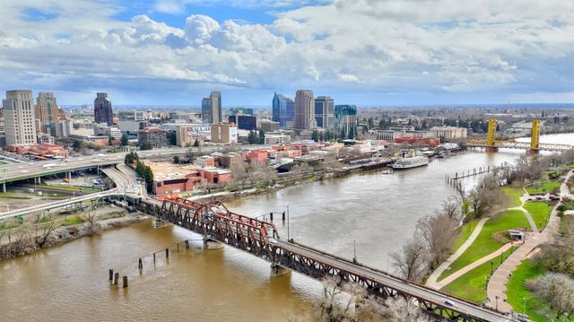 243 Mcdowell Ln, West Sacramento, CA 95605