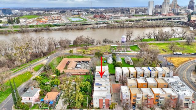 243 Mcdowell Ln, West Sacramento, CA 95605