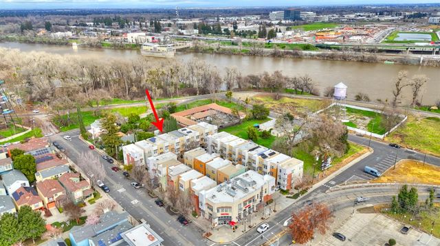 243 Mcdowell Ln, West Sacramento, CA 95605