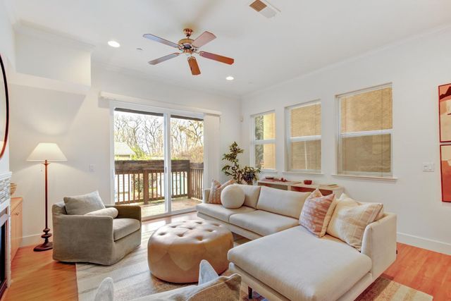 243 Mcdowell Ln, West Sacramento, CA 95605