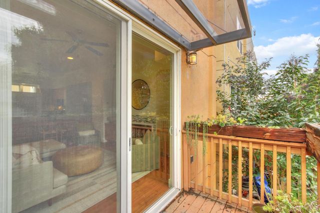 243 Mcdowell Ln, West Sacramento, CA 95605