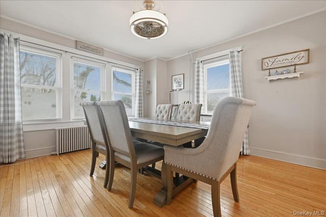 197 S 4th Street, Lindenhurst, NY 11757