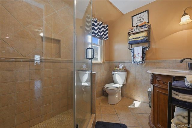 197 S 4th Street, Lindenhurst, NY 11757