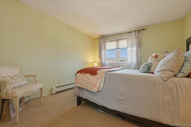 197 S 4th Street, Lindenhurst, NY 11757