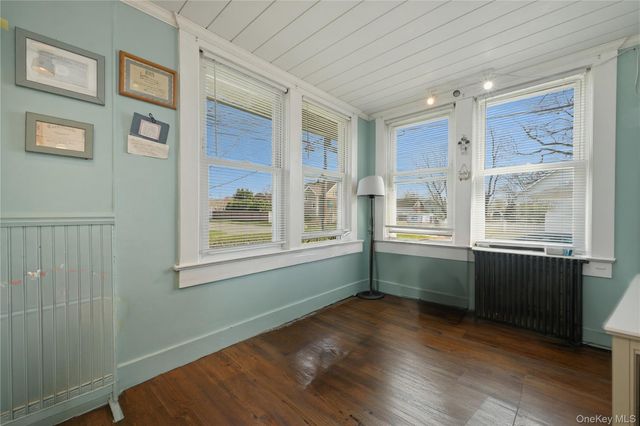 197 S 4th Street, Lindenhurst, NY 11757