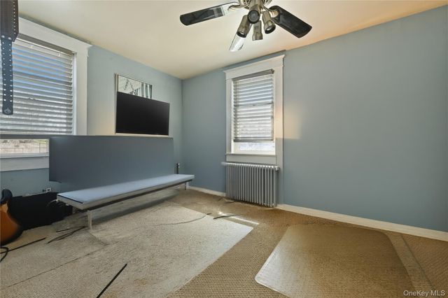 197 S 4th Street, Lindenhurst, NY 11757