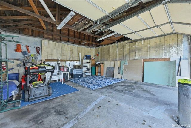 197 S 4th Street, Lindenhurst, NY 11757