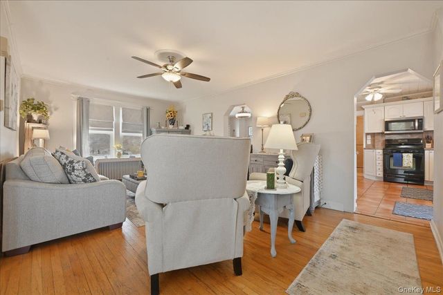 197 S 4th Street, Lindenhurst, NY 11757