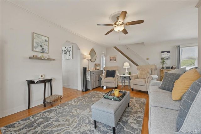 197 S 4th Street, Lindenhurst, NY 11757