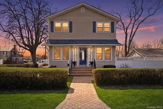 197 S 4th Street, Lindenhurst, NY 11757