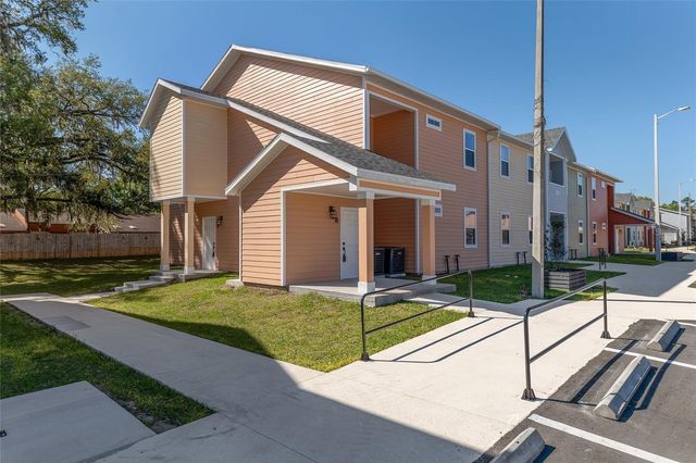 1581 NW 29TH ROAD 8, Gainesville, FL 32605